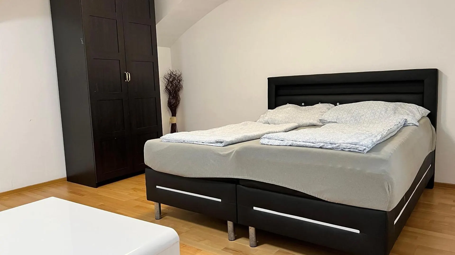 Stylish 1Br Apartment In A Central Location Viena